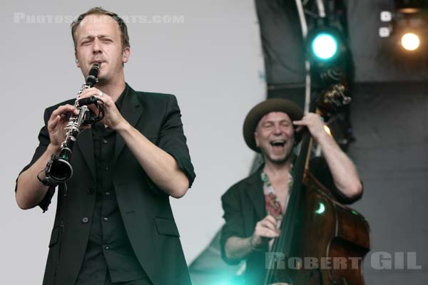 DEBOUT SUR LE ZINC - 2009-06-26 - PARIS - Hippodrome de Longchamp - 